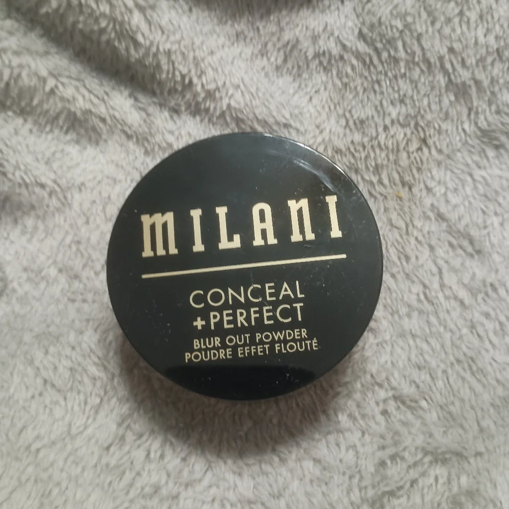 ❤️5 for $20❤️ Milani Conceal + Perfect Blur Out Powder 
